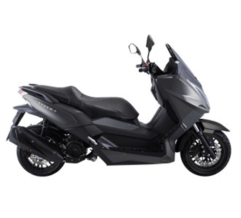 Črn skuter Storm-T CBS s prostornino motorja 125 ccm od bočno